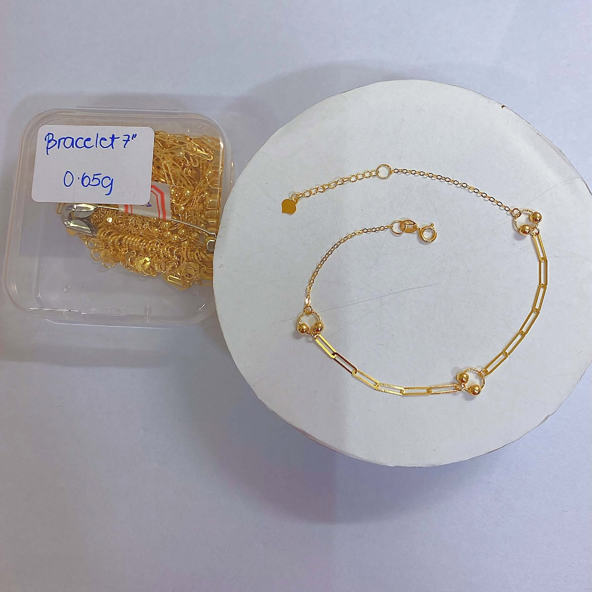 18K Saudi Gold 7" Paperclip & Circle Bead Accent Bracelet (0.65g)